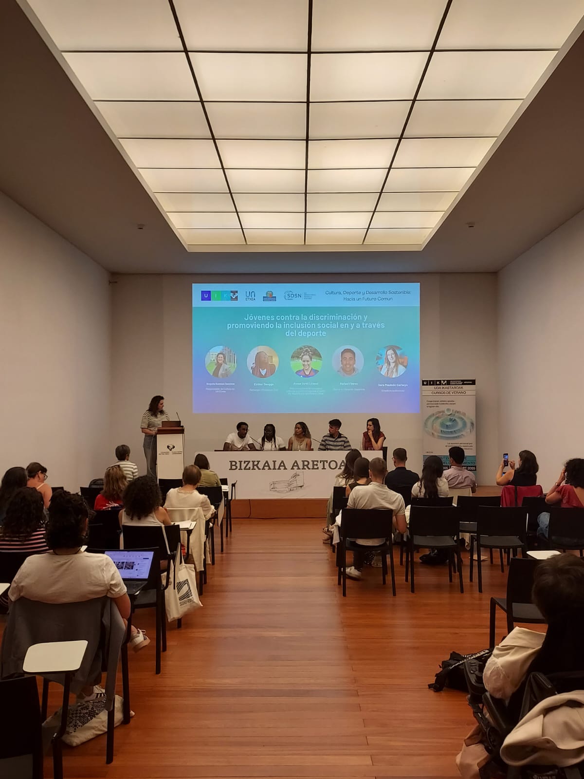 Begoña Guzmán, Esther Sugga, Asmae Ourdi, Rafael Flores eta Sara Mauleón