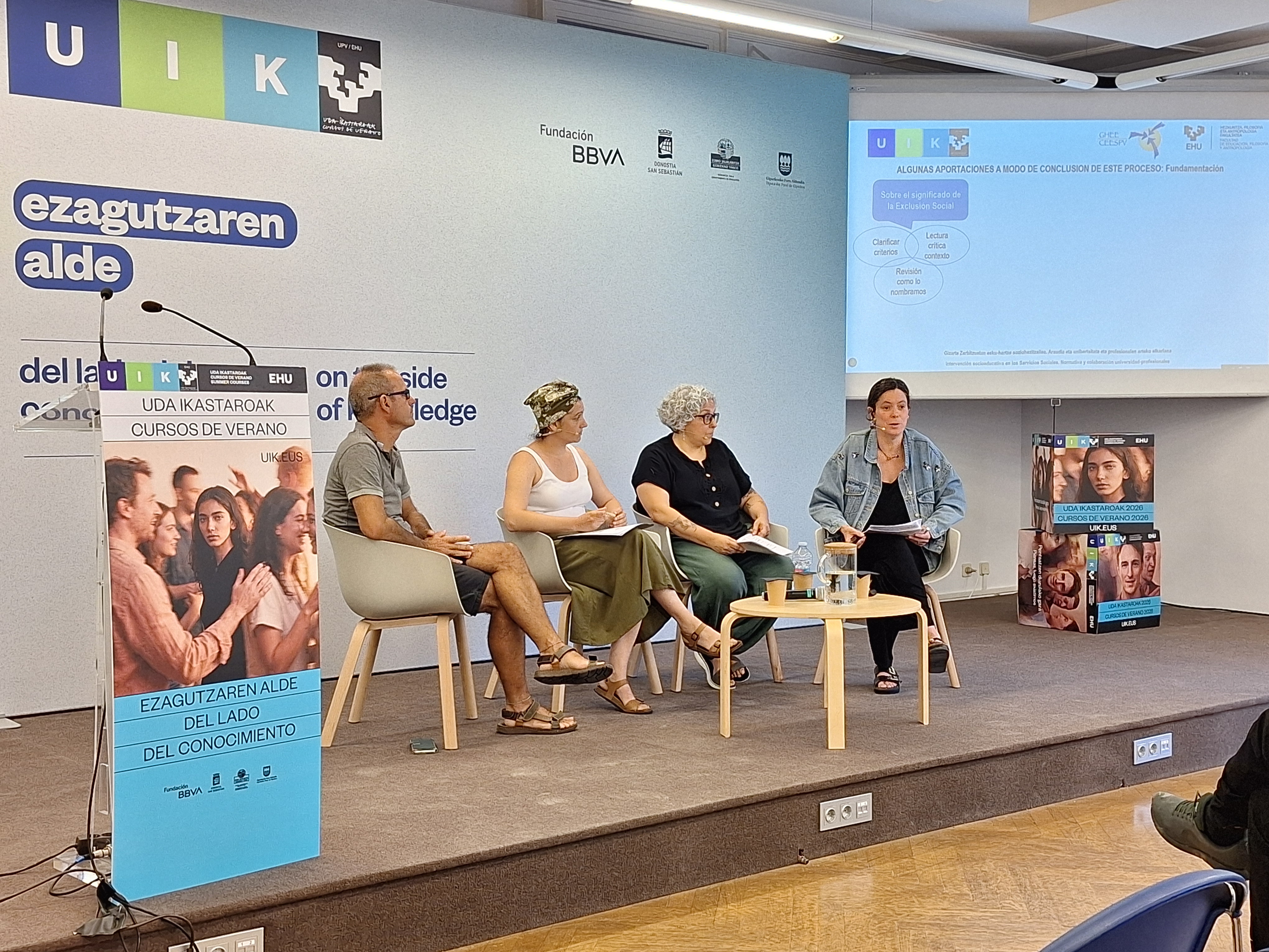 Mahai ingurua, Asier Huegun, Lierni Altuna, Mari Mar Jiménez, Ainhoa Martín